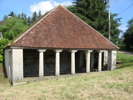 Cuncy les Varzy-lavoir 2 dans hameau Chêne au Franc