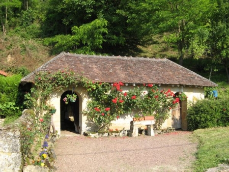 Neuilly-lavoir 4 dans hameau Olcy