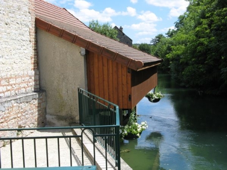 Neuville sur Seine-lavoir 1