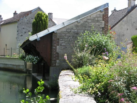 Neuville sur Seine-lavoir 2
