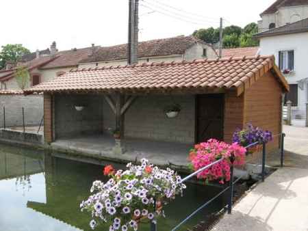 Laferté sur Aube-lavoir 1