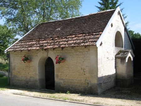 Latrecey Ormoy sur Aube-lavoir 3 dans hameau Ormoy sur Aube