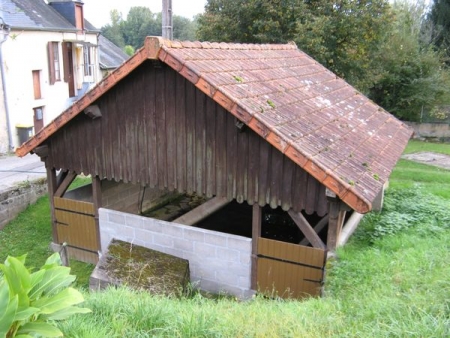Jouet sur l'Aubois-lavoir 2