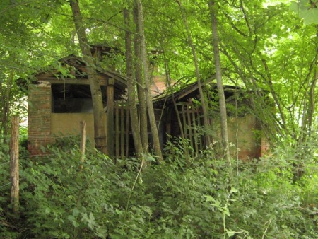 Ouagne-lavoir 2 dans hameau Chateauvert