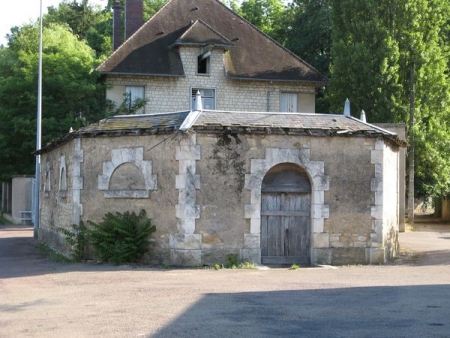 Clamecy-lavoir 5 dans le bourg