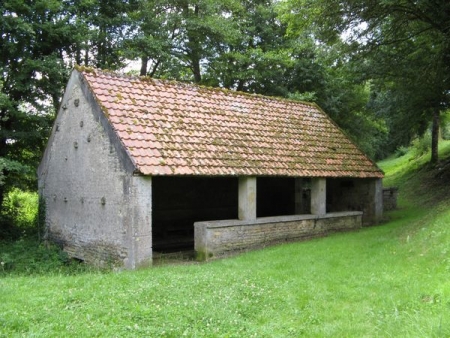 Villiers sur Yonne-lavoir 3 dans hameau Creux