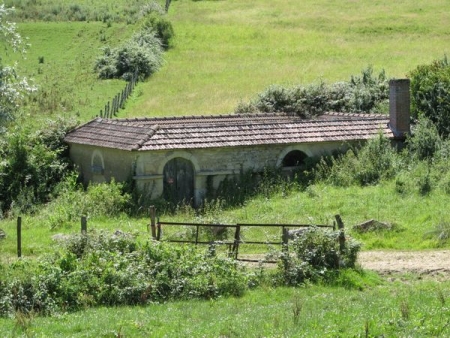 Lys-lavoir 2 dans hameau La Coudraye