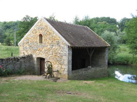 Ouagne-lavoir 3 dans hameau Le Plessis