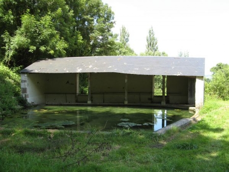 Tannay-lavoir 4 dans le bourg