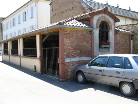 Sommevoire-lavoir 1 dans le bourg