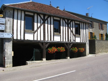 Doulevant le Chateau-lavoir 2 dans hameau Villiers aux Chênes