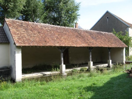 Jalognes-lavoir 2 dans le bourg