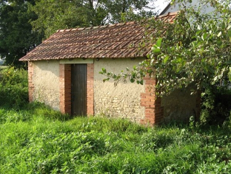 Thaumiers-lavoir 1 dans le bourg