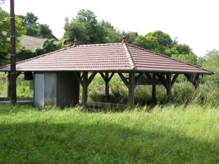 Montigny-lavoir 2 dans hameau Puyfond