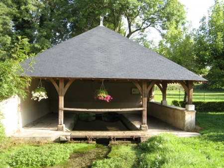 Vinon-lavoir 1 dans le bourg