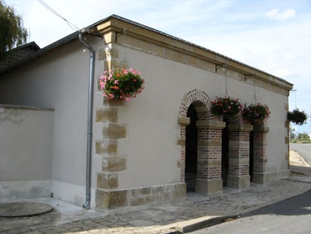 Villequiers-lavoir 1 dans le bourg