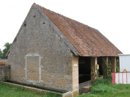 Chapaize-lavoir 2 dans hameau Bessuge