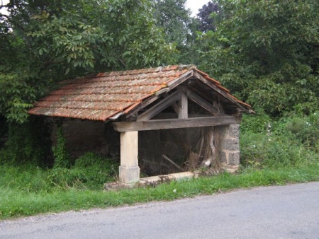 Charnay les Mâcon-lavoir 3