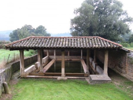 Charnay les Mâcon-lavoir 5