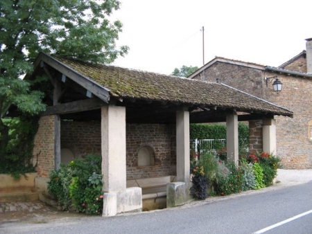 Charnay les Mâcon-lavoir 6