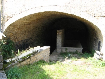 Berzé la Ville-lavoir 3 dans hameau  La Croix Blanche