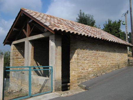Berzé la Ville-lavoir 4 dans hameau  Les Chardignys