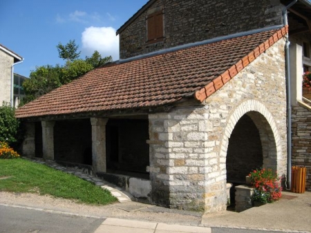 Péronne-lavoir 1 dans la bourg
