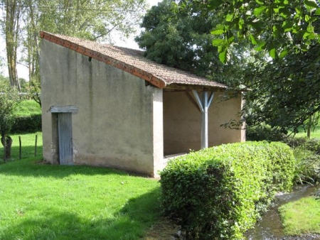 Chissey les Mâcon-lavoir 4 dans hameau Prayes