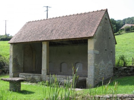 Blanot-lavoir 4 dans hameau Vivier