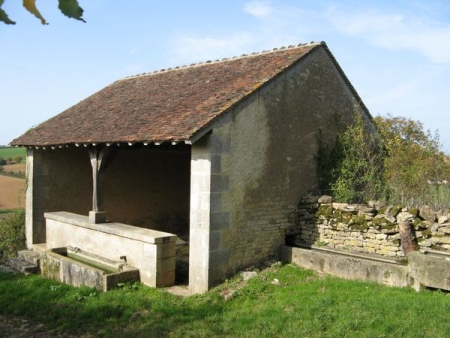 Saizy-lavoir 1 dans le bourg