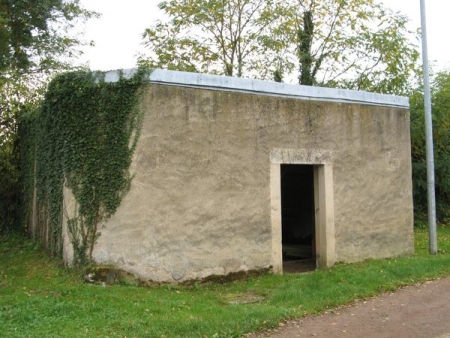 Marigny sur Yonne-lavoir 3 dans hameau Sauvigny