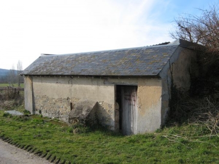 Saint André en Morvan-lavoir 3 dans hameau Athée