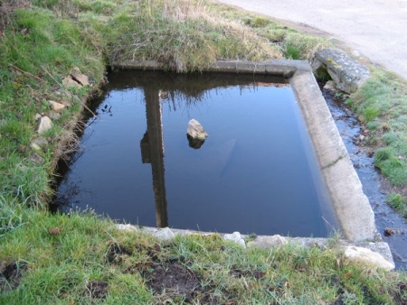 Mhère-lavoir 1 dans hameau Boux du Dessous