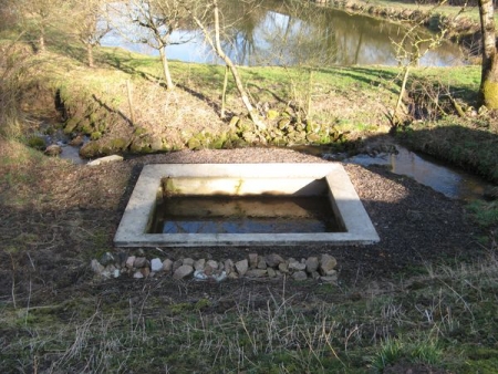 Mhère-lavoir 6 dans hameau  Le Pont Planchereau