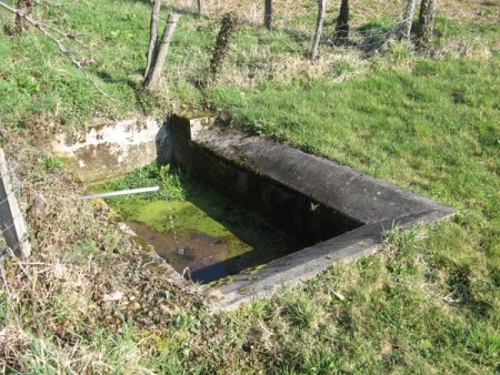 Mhère-lavoir 4 dans hameau Le Chêne