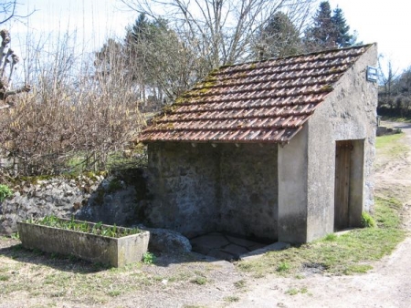 Lormes-lavoir 2 dans le bourg