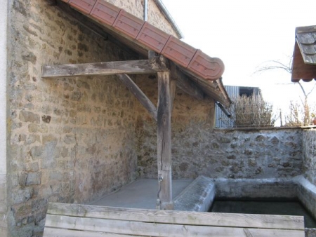 Lormes-lavoir 9 dans hameau Marnay