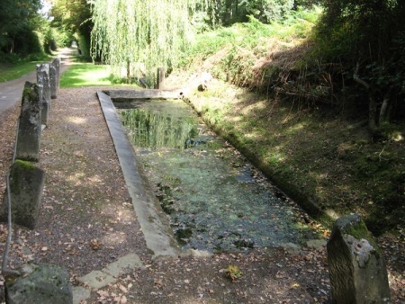 Bitry-lavoir 4 dans hameau Les Beauchats