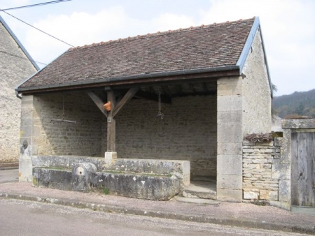 Rouvres sur Aube-lavoir 3