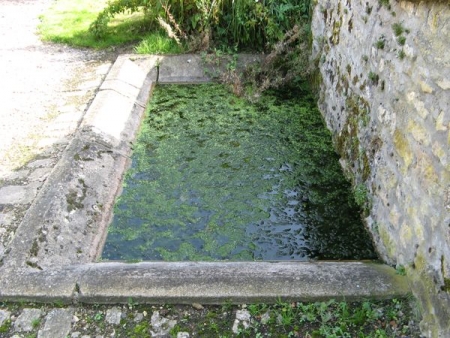 Lurcy le Bourg-lavoir 2 dans le bourg