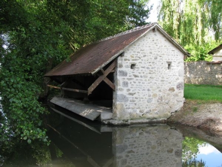 Briarres sur Essonne-lavoir 1