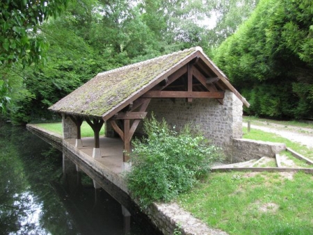 Estouy