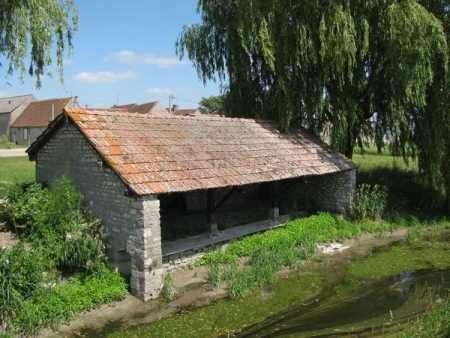 Nancray la Rimarde-lavoir 2 dans hameau La Nerville