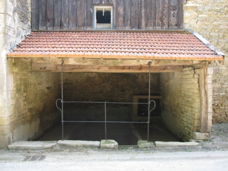Chatonrupt Sommermont-lavoir dans hameau Sommermont