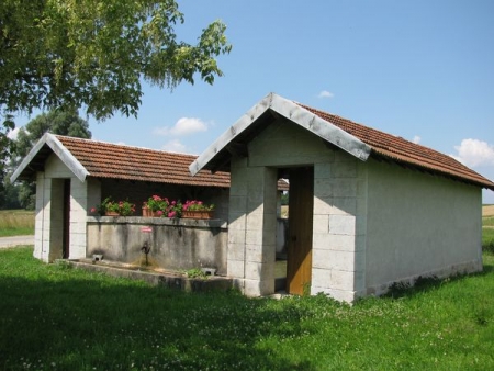 Champagney-lavoir 3 dans hameau La Tuilerie