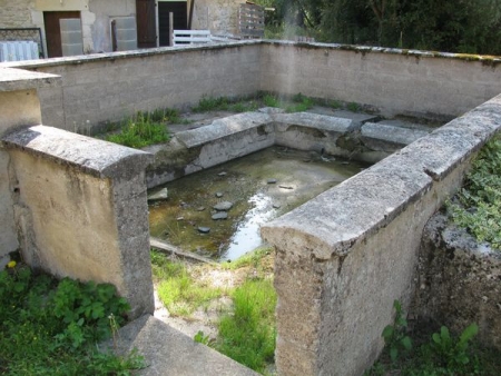 Saint Loup des Bois-lavoir 3 dans hameau Evry d'en Bas