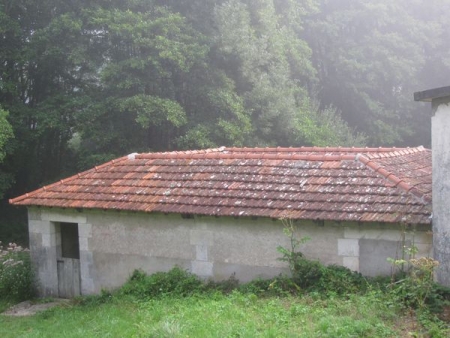Suilly la Tour-lavoir 2 dans hameau Champcelée