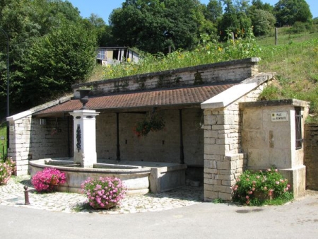 Beutal-lavoir 2 dans le bourg