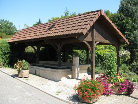 Beutal-lavoir 3 dans hameau La Guinguette