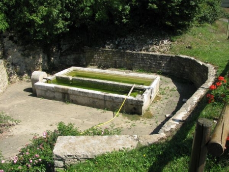 Beutal-lavoir 4 dans hameau La Guinguette
